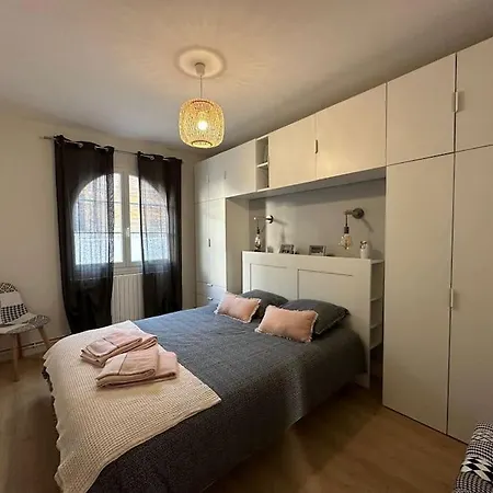 Fleurette L Aiguillon Holiday home *