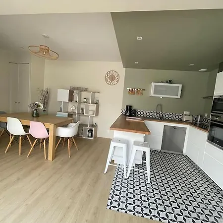 Fleurette L Aiguillon Holiday home *