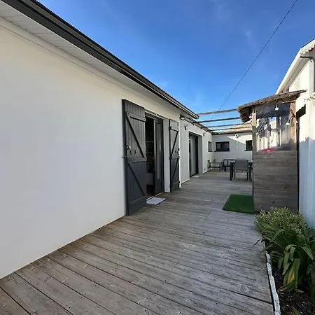 Holiday home Fleurette L Aiguillon